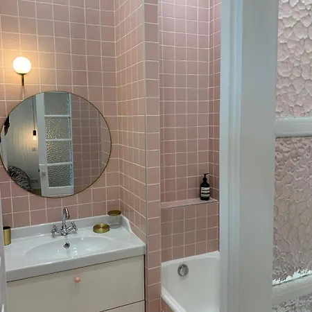 Daire Ainay - Luxury - 2 Bedroom And 2 Bathroom *